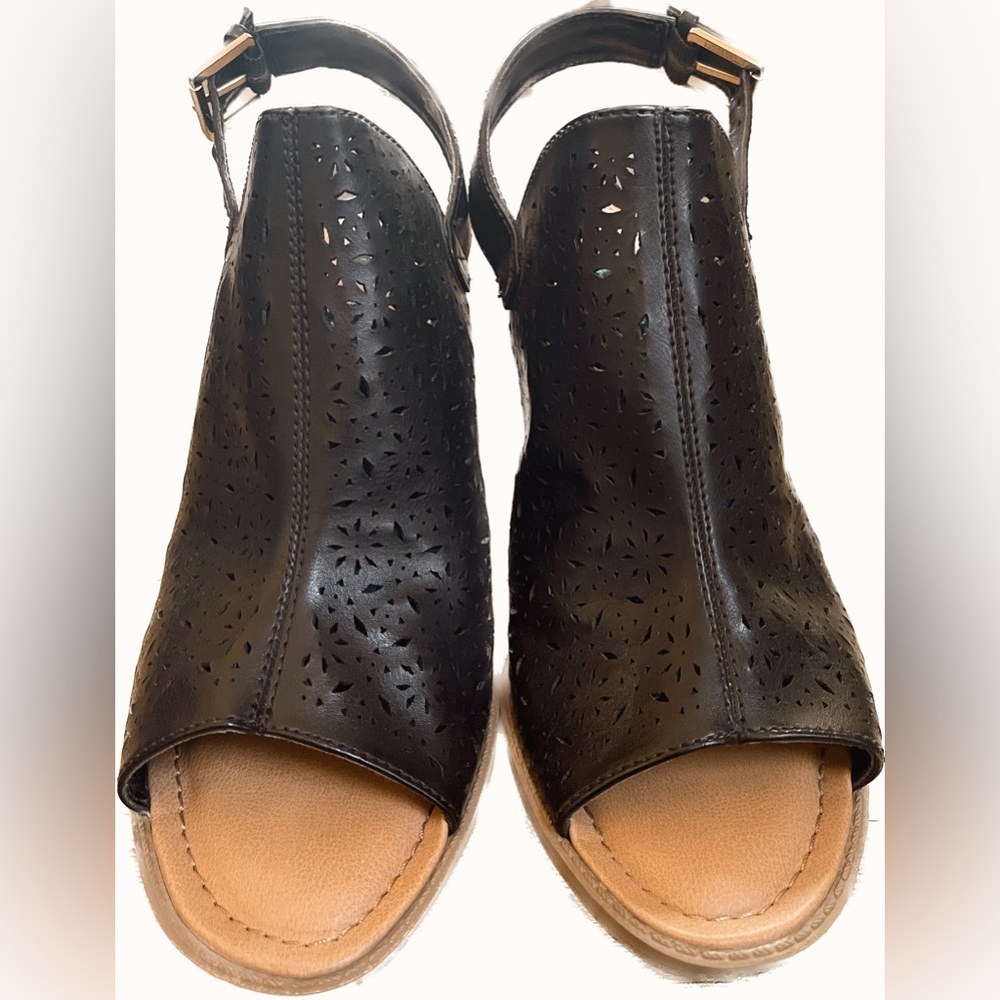 Black opened toe heels with ankle strap | Size 9 | Dr. Scholl’s